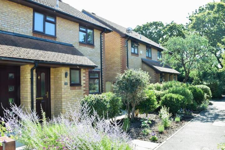 Beautiful 3 Bed Home In The Heart Of New Forest Hordle Buitenkant foto