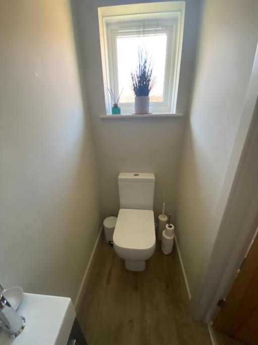 Beautiful 3 Bed Home In The Heart Of New Forest Hordle Buitenkant foto