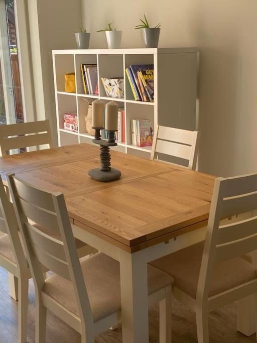 Beautiful 3 Bed Home In The Heart Of New Forest Hordle Buitenkant foto
