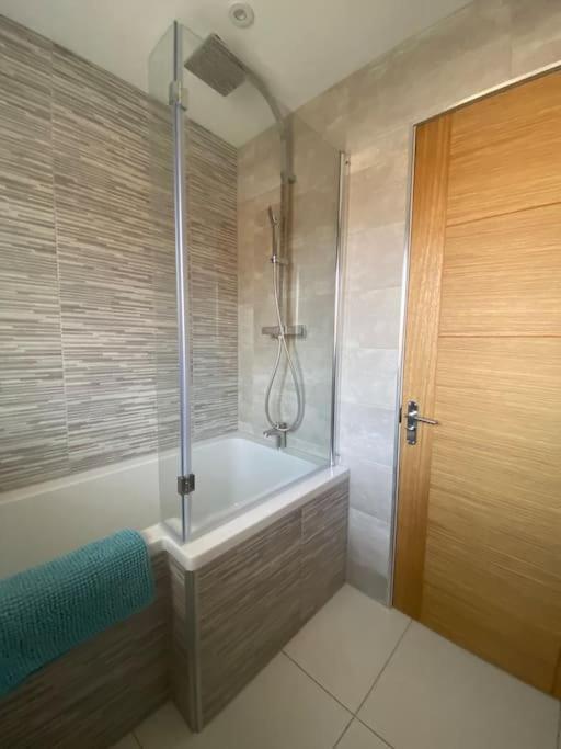 Beautiful 3 Bed Home In The Heart Of New Forest Hordle Buitenkant foto