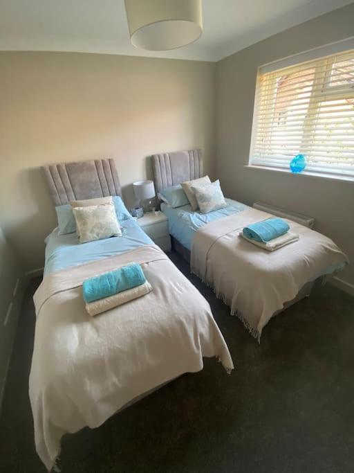 Beautiful 3 Bed Home In The Heart Of New Forest Hordle Buitenkant foto