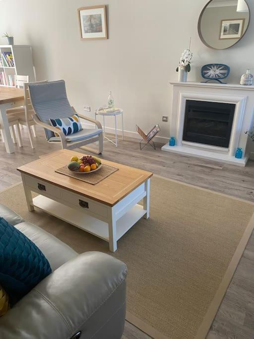 Beautiful 3 Bed Home In The Heart Of New Forest Hordle Buitenkant foto